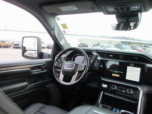 Certified 2024 GMC Sierra 3500 Denali w/ Denali Reserve Package image 25