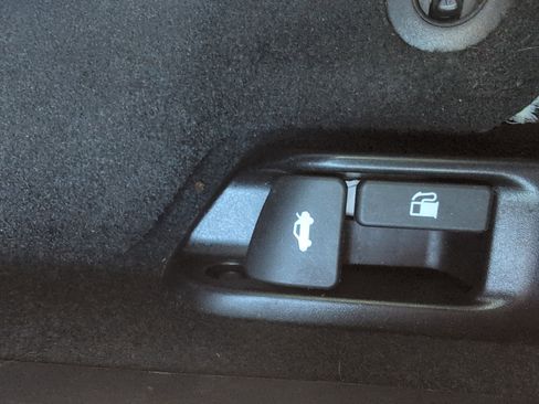 Used 2013 Toyota Camry SE image 33