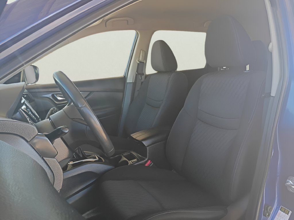 Used 2018 Nissan Rogue SV FWD image 35
