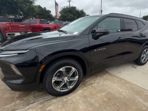 Used 2023 Chevrolet Blazer LT w/ Convenience Package FWD image 4