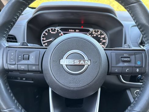 Used 2023 Nissan Rogue SV w/ SV Premium B Package FWD image 10