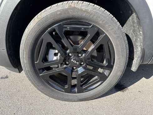 Used 2024 Kia Telluride EX X-Line image 11