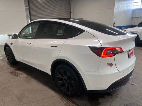 Used 2024 Tesla Model Y Long Range image 5