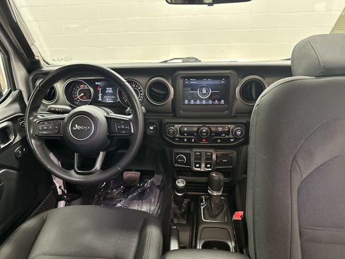 Used 2020 Jeep Wrangler Sport AWD/4WD image 29