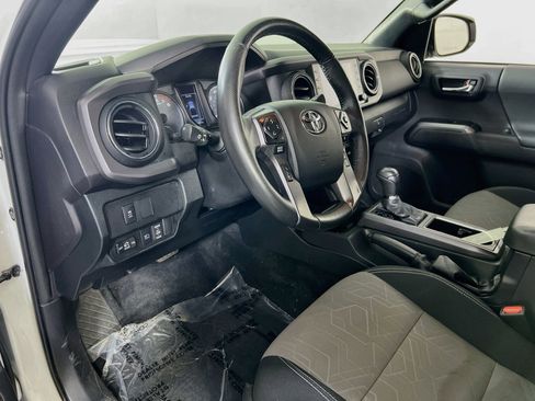 Used 2023 Toyota Tacoma TRD Sport AWD/4WD image 9