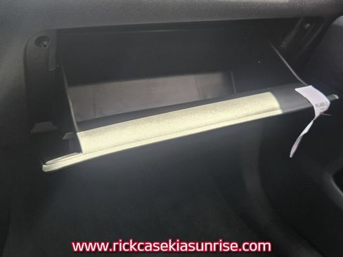 Used 2026 Kia Sorento LX FWD image 20