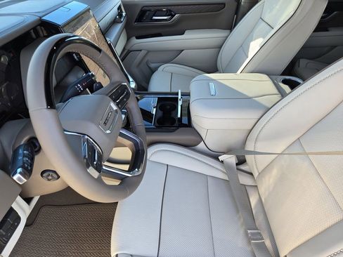 New 2026 GMC Yukon Denali w/ Denali Reserve Package image 8