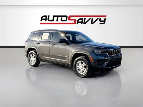 Used 2025 Jeep Grand Cherokee Laredo w/ Trailer Tow Package image 1