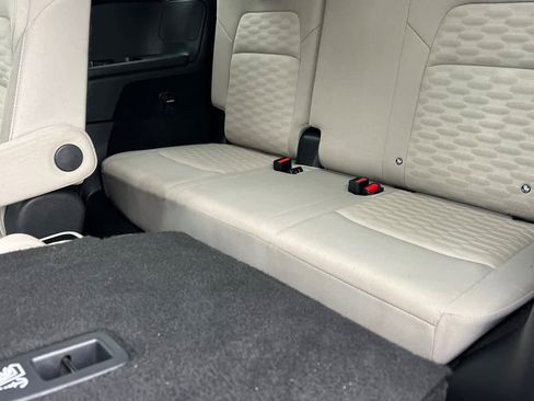 Used 2022 Nissan Pathfinder SV w/ SV Premium Package image 18