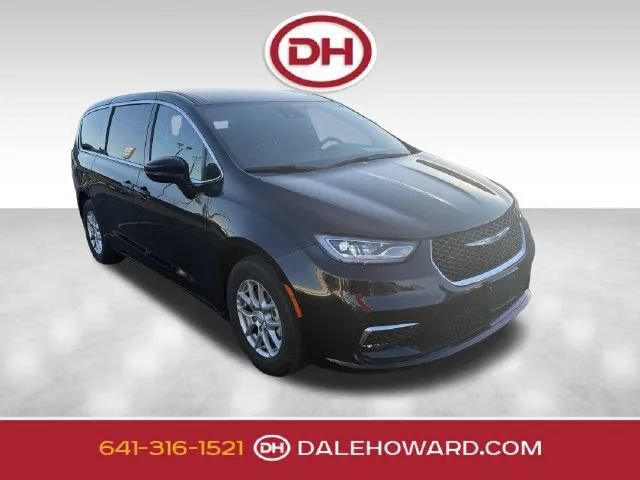 Used 2026 Chrysler Pacifica Select FWD image 1