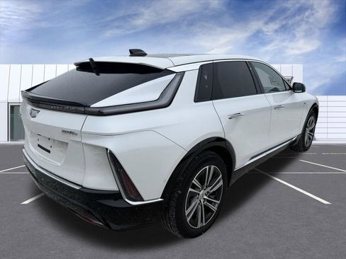 Certified 2024 Cadillac Lyriq Luxury image 3