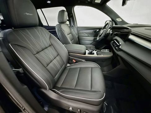 Used 2026 Buick Enclave Avenir w/ Super Cruise Package AWD/4WD image 31