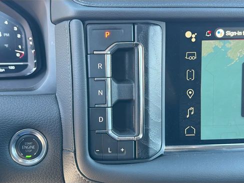 Used 2024 GMC Yukon Denali w/ Denali Reserve Package image 33