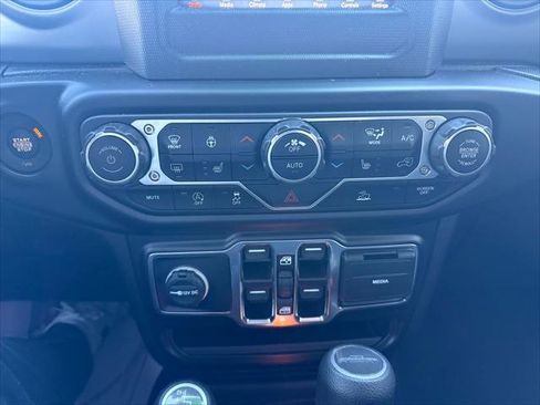 Certified 2022 Jeep Gladiator Sport image 23