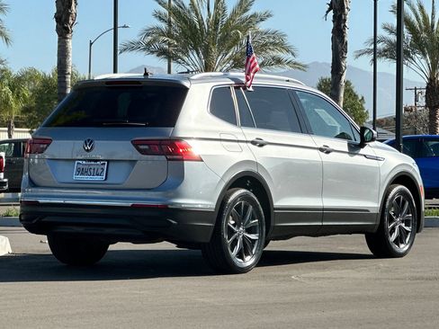 Used 2022 Volkswagen Tiguan SE image 4