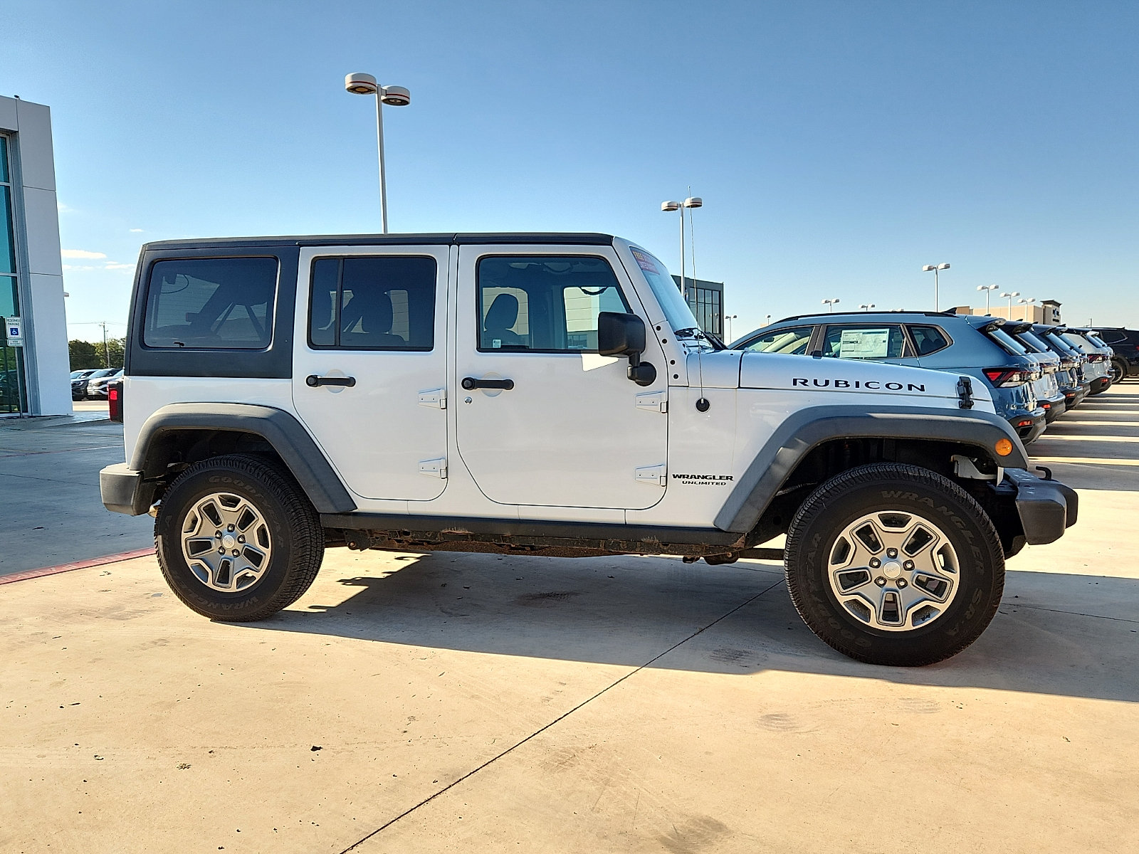 Used 2017 Jeep Wrangler Unlimited Rubicon AWD/4WD image 6