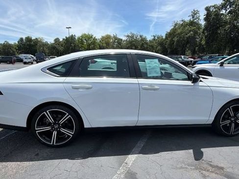 Used 2023 Honda Accord Sport image 3