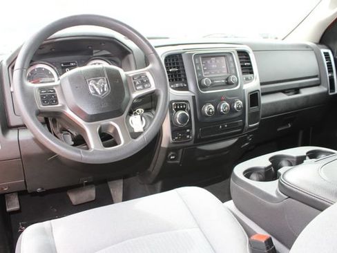 Used 2024 RAM 1500 Classic SLT AWD/4WD image 17