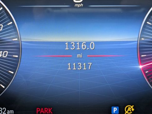 Used 2025 Mercedes-Benz GLE 350 4MATIC w/ AMG Line Exterior image 33