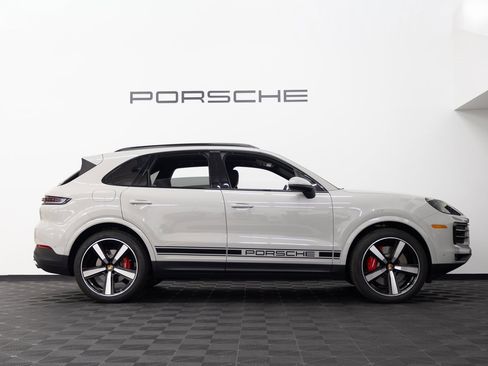 Used 2026 Porsche Cayenne S image 7