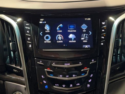 Used 2019 Cadillac Escalade Platinum image 30