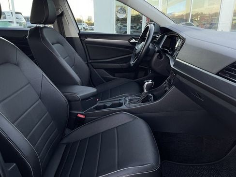 Certified 2023 Volkswagen Jetta SE w/ Panoramic Sunroof Package image 24