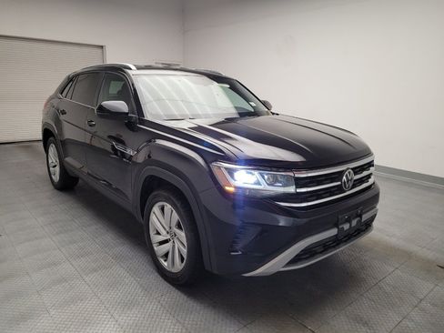 Used 2020 Volkswagen Atlas Cross Sport SE w/ Towing Package FWD image 13