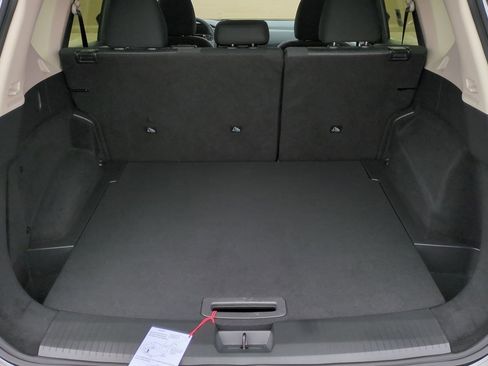 Certified 2025 Nissan Rogue SV image 22