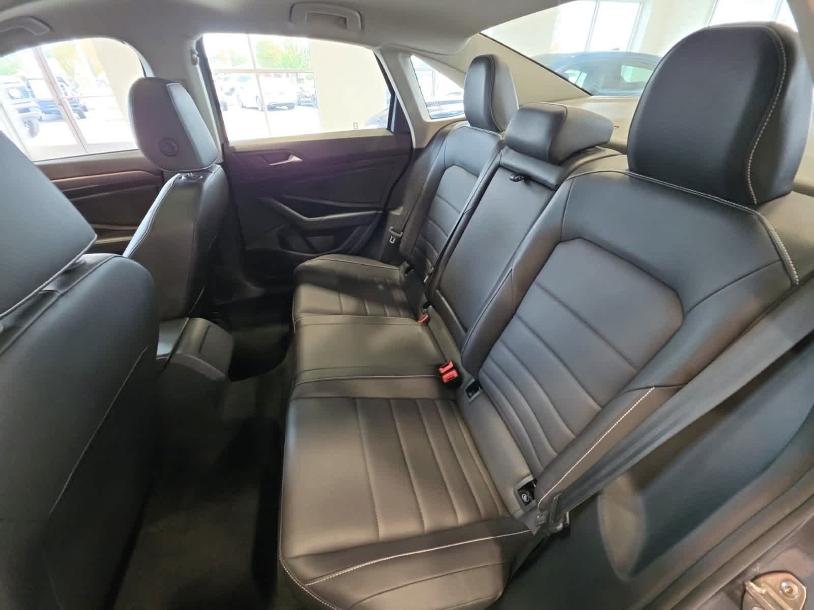 Used 2024 Volkswagen Jetta SE FWD image 30