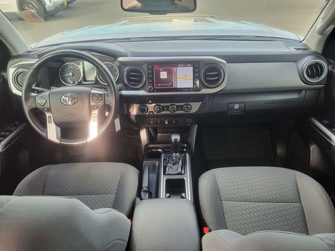 Certified 2020 Toyota Tacoma SR5 image 11