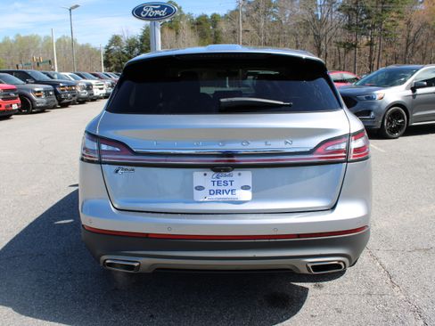 Used 2022 Lincoln Nautilus AWD w/ Premium Package image 7