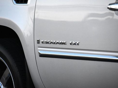 Used 2007 Cadillac Escalade EXT w/ Climate Package image 16