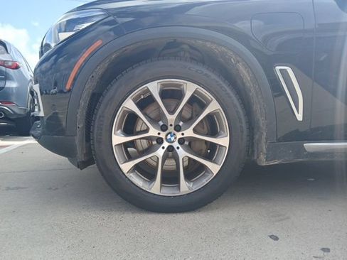 Used 2021 BMW X5 xDrive45e w/ Premium Package AWD/4WD image 5