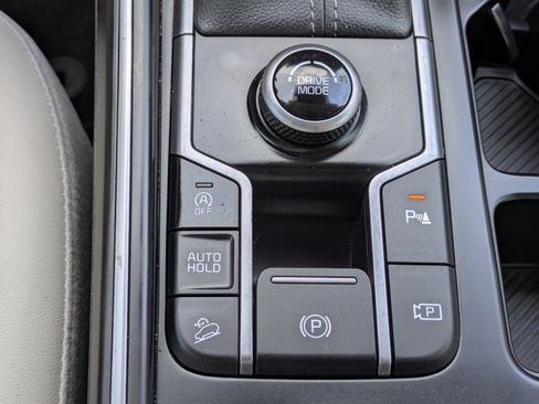 Certified 2024 Kia Sorento S w/ Panoramic Sunroof Package FWD image 28