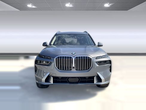 Used 2026 BMW X7 xDrive40i w/ Premium Package image 6