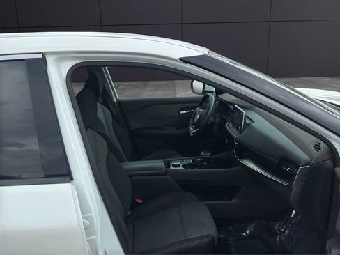 Used 2021 Nissan Rogue SV image 13