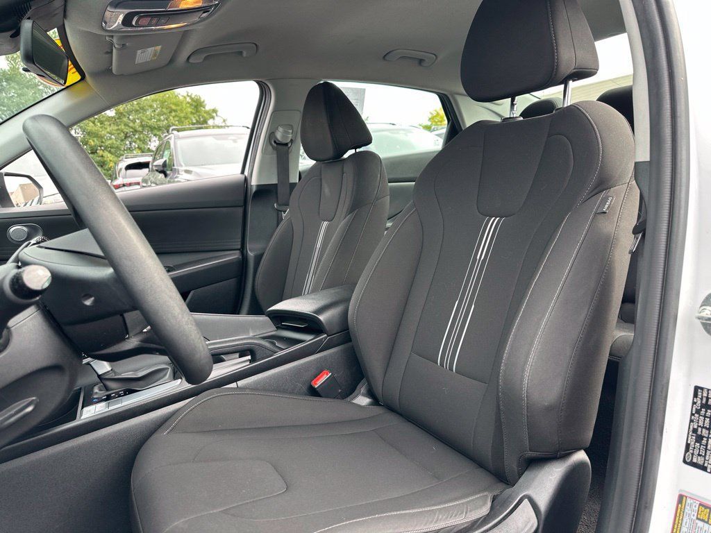 Used 2024 Hyundai Elantra SEL FWD image 36