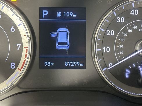 Used 2020 Hyundai Venue SEL FWD image 15