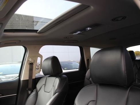 Used 2025 Kia Telluride S AWD/4WD image 23