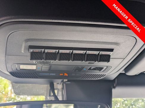 New 2025 Ford Bronco Badlands image 11