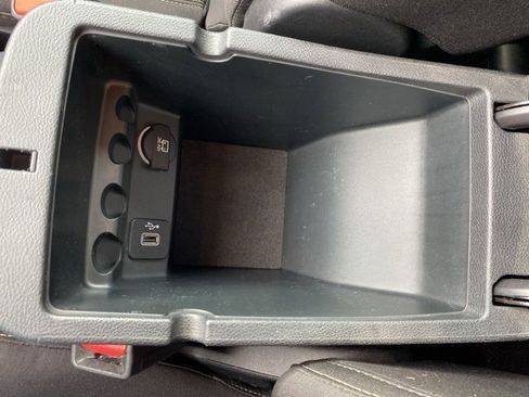 Used 2016 Jeep Cherokee Latitude w/ Cold Weather Group image 37