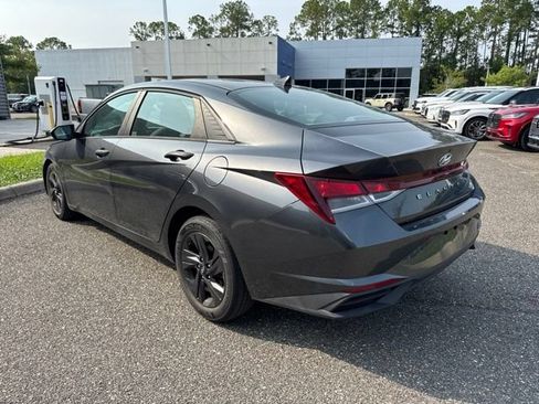Certified 2021 Hyundai Elantra SEL FWD image 9