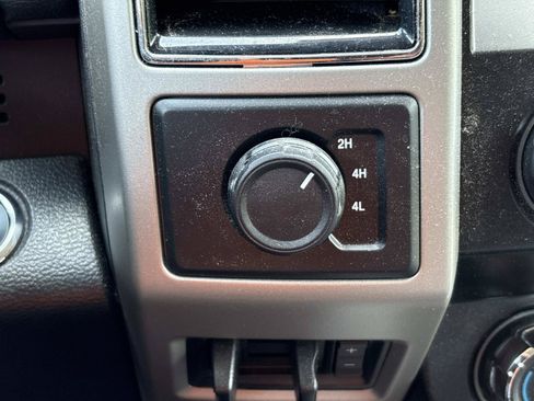 Used 2021 Ford F250 Lariat w/ Lariat Ultimate Package AWD/4WD image 27