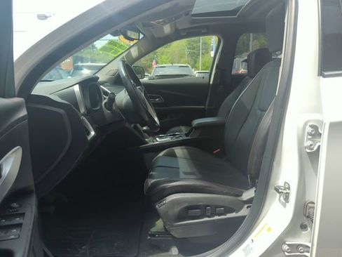 Used 2017 Chevrolet Equinox Premier w/ Enhanced Convenience Package AWD/4WD image 15