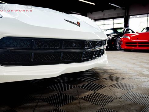 Used 2019 Chevrolet Corvette Stingray Coupe w/ 1LT RWD image 37