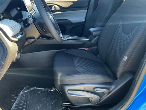 New 2025 Jeep Compass Sport image 9