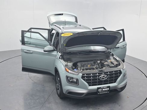 Used 2025 Hyundai Venue SEL image 60