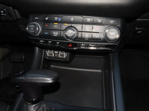 Used 2023 Dodge Durango GT AWD/4WD image 23
