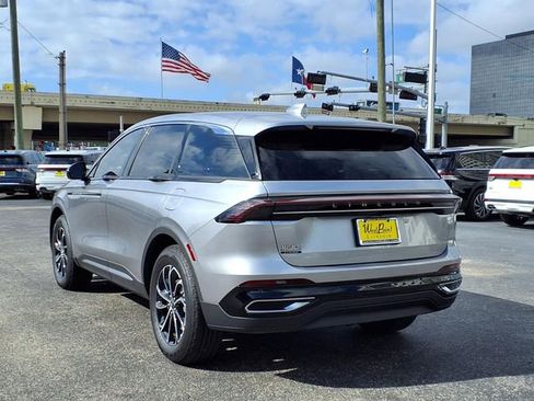 New 2026 Lincoln Nautilus Premier AWD/4WD image 6
