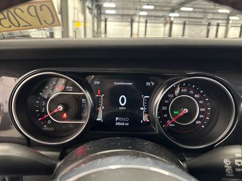 Used 2022 Jeep Wrangler Unlimited Rubicon w/ Trailer Tow Package AWD/4WD image 27